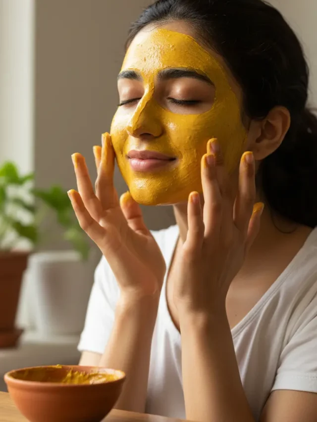 दही हल्दी चेहरा पर लगाने के चमत्कारी फायदे